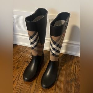 Burberry RAINBOOT CLEMENCE BIMATERIAL
RUBBER